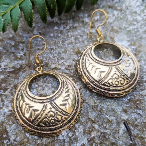 🦋LAST 1🦋 NWT Baizaar Etched Crescent Moon Earrings - Picture 2 of 4